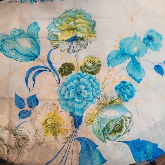 Vintage Blues greens floral rayon scarf. - Picture 3 of 7